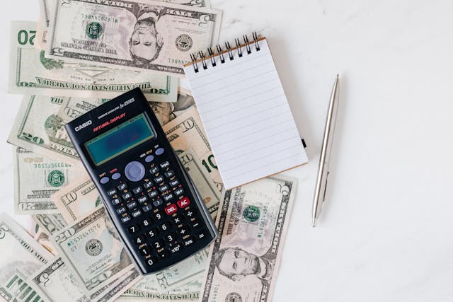 How to Manage Debt Without Sacrificing Your Lifestyle