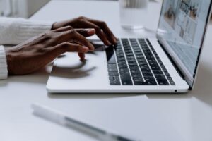 Read more about the article Is Freelancing Still Profitable in 2025? Here’s the Truth