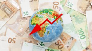 Read more about the article Global Inflation in 2025: What It Means for Everyday Consumers