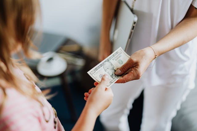 10 Common Money Mistakes Young Adults Make