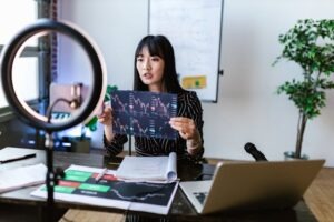 Read more about the article Finance Trends on TikTok and YouTube: Real vs Hype
