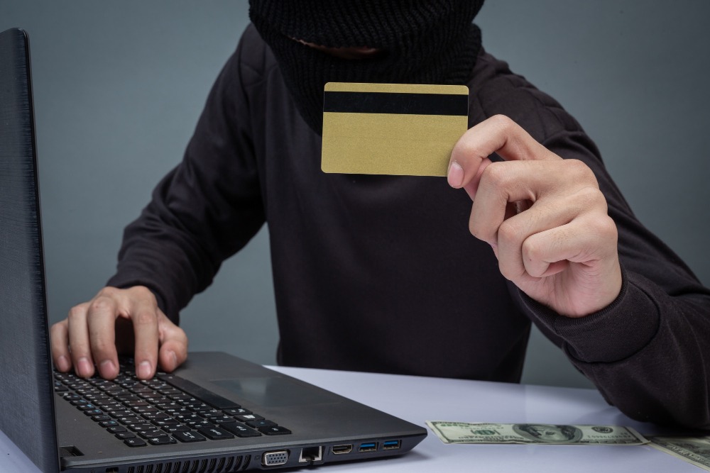 How to Avoid Scams in Online Investing